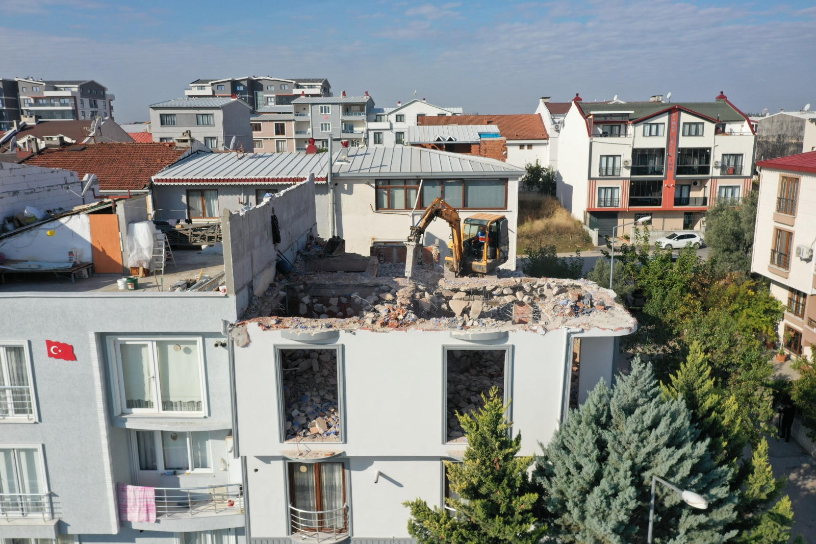 Osmangazi’de Ruhsatsız Katlara Anında Müdahale