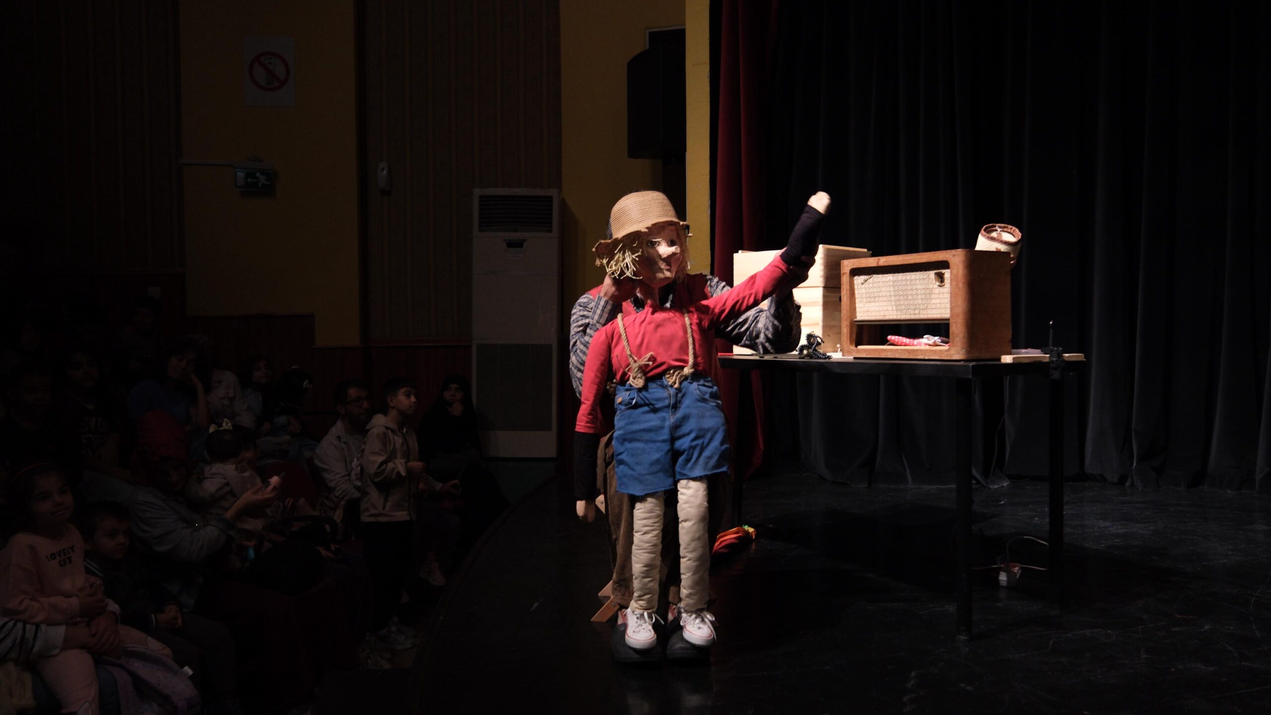 YILDIRIMLI ÇOCUKLAR TİYATRODA