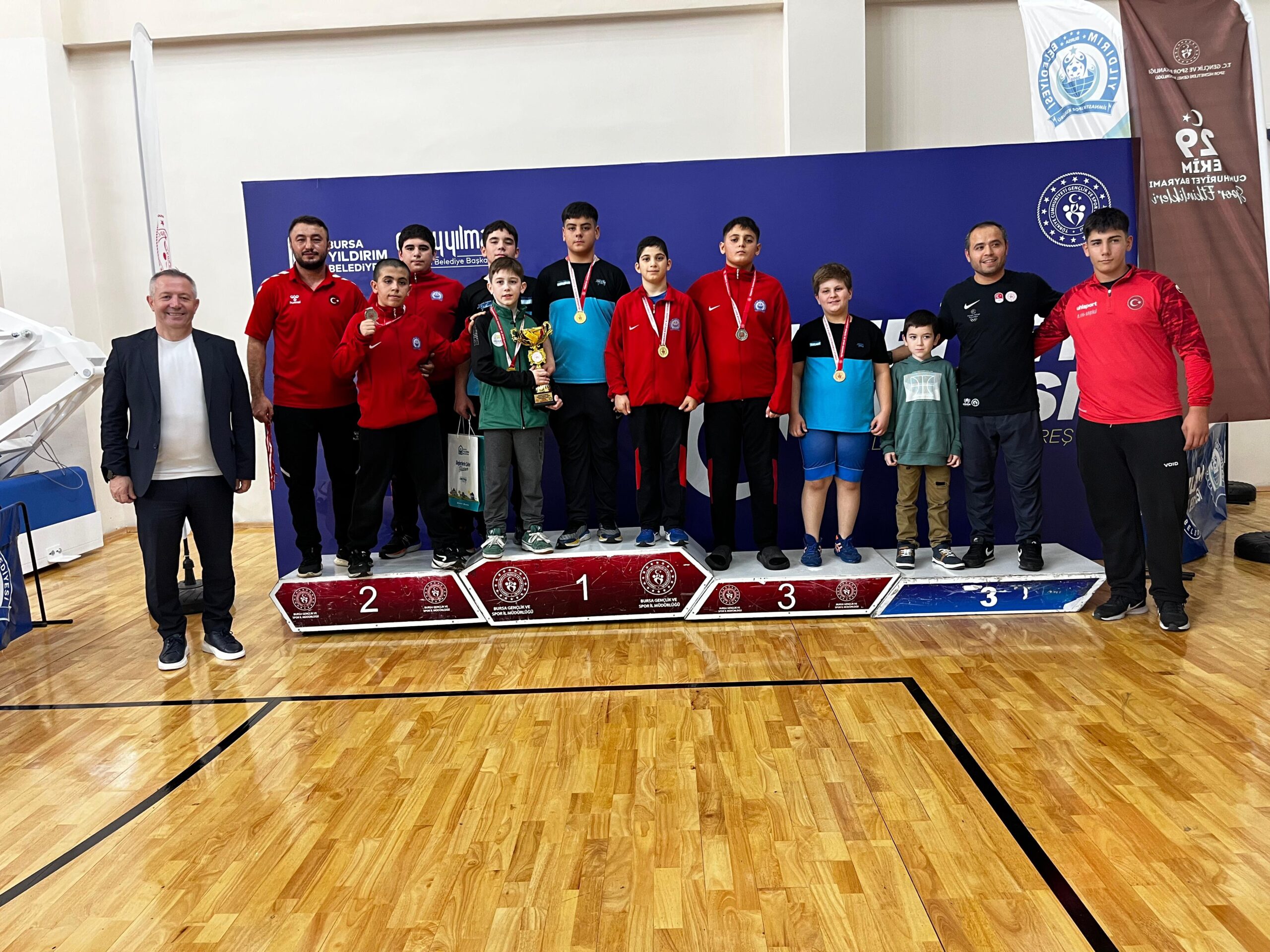 YILDIRIM'DA CUMHURİYET COŞKUSU SPORLA BULUŞTU