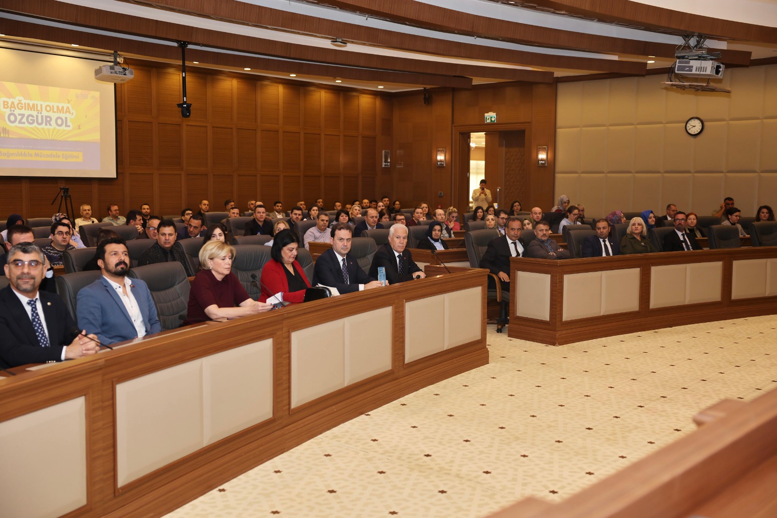 "Bağımlı olma, özgür ol"