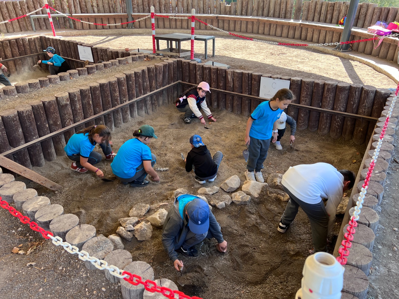 Öğrenciler, Arkeopark’ta arkeolojiyi tanıyor