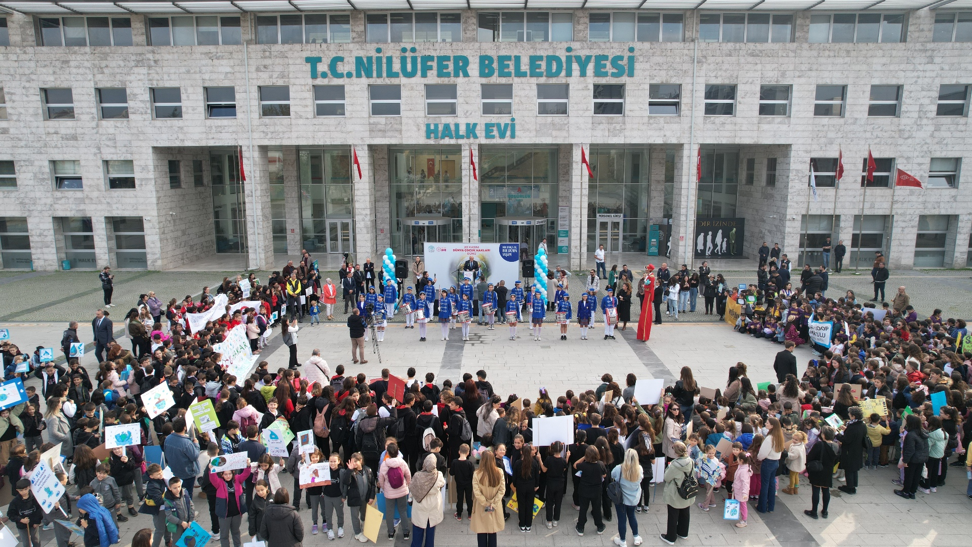 Nilüferli çocuklardan “gelecek” için anlamlı yürüyüş