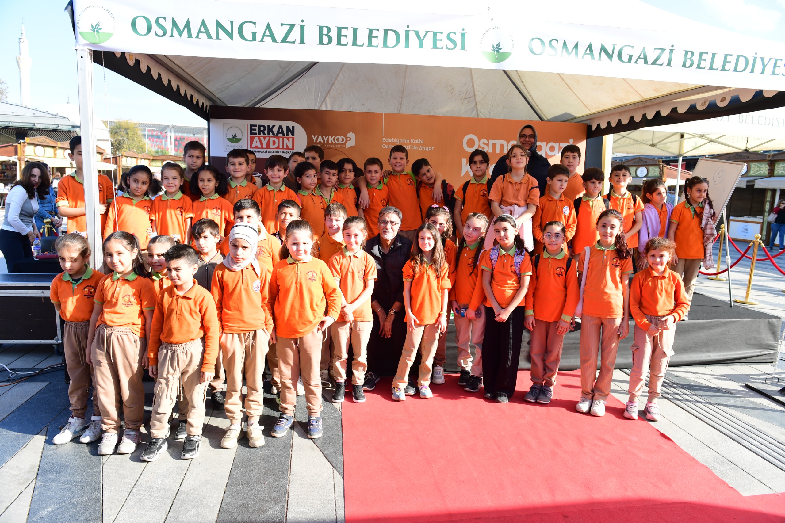 Osmangazi Kitap Fuarı’na İlgi Artarak Devam Ediyor