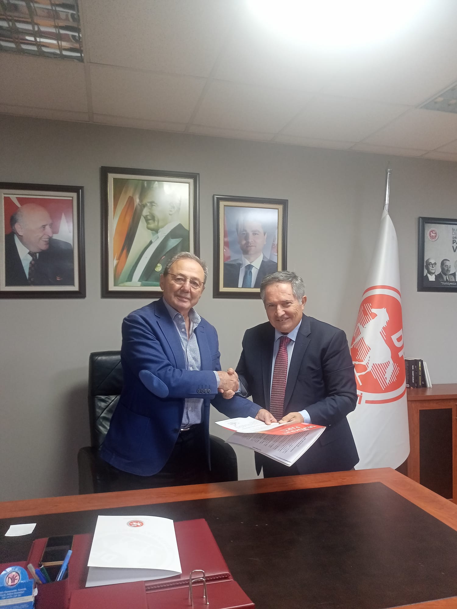 Demokrat Parti Bursa'da yeni dönem! Yeni İl Başkanı Ali Kamil Goral oldu