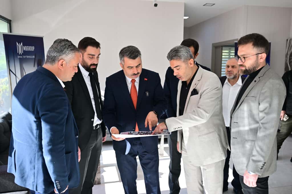 MERDİVENLİ YOLLAR, ÇIKMAZ SOKAKLAR CADDELERE DÖNÜŞÜYOR