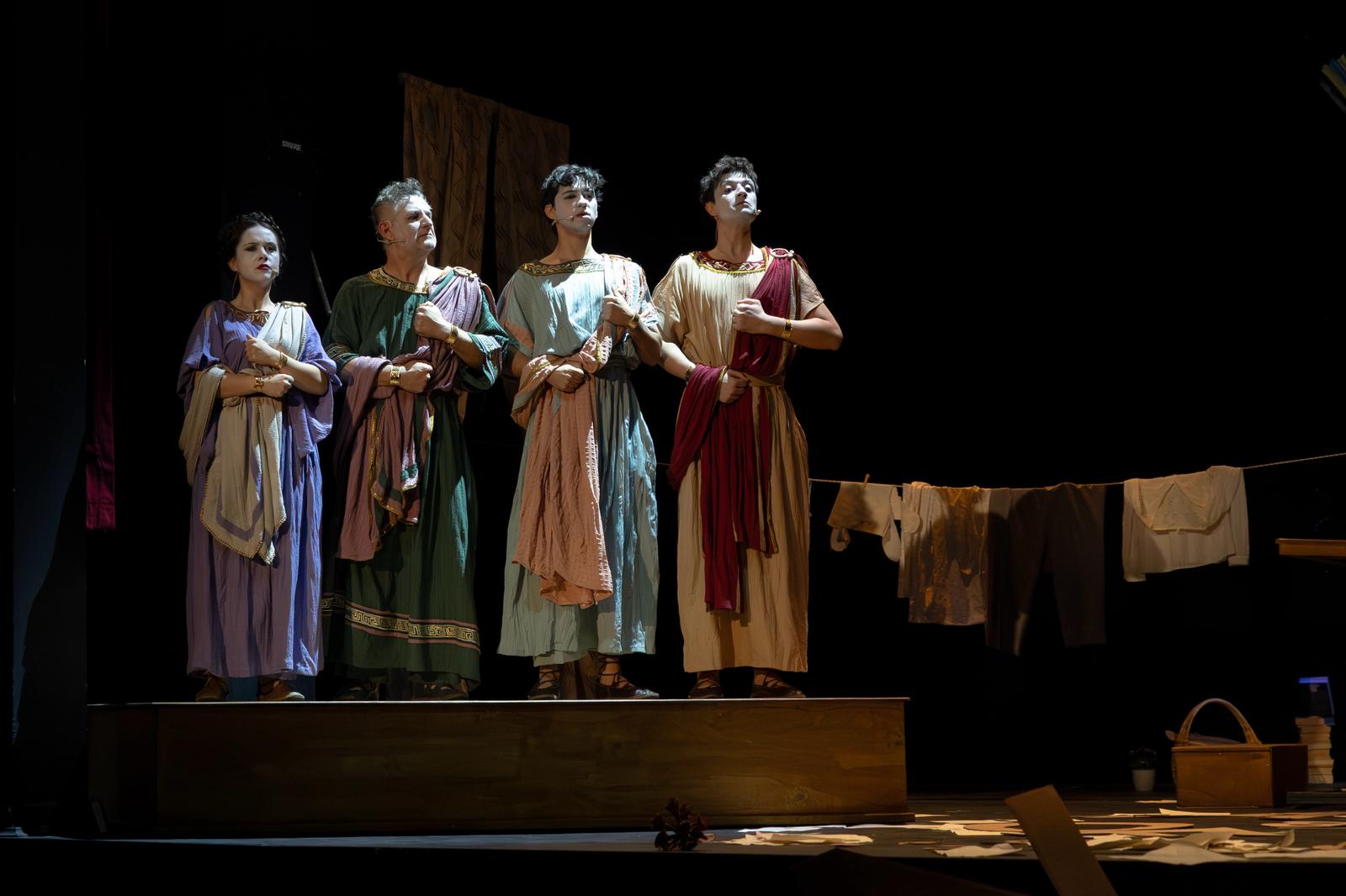 ‘Tomris: Bir Uyumsuz Öykü’, seyirciyle buluştu