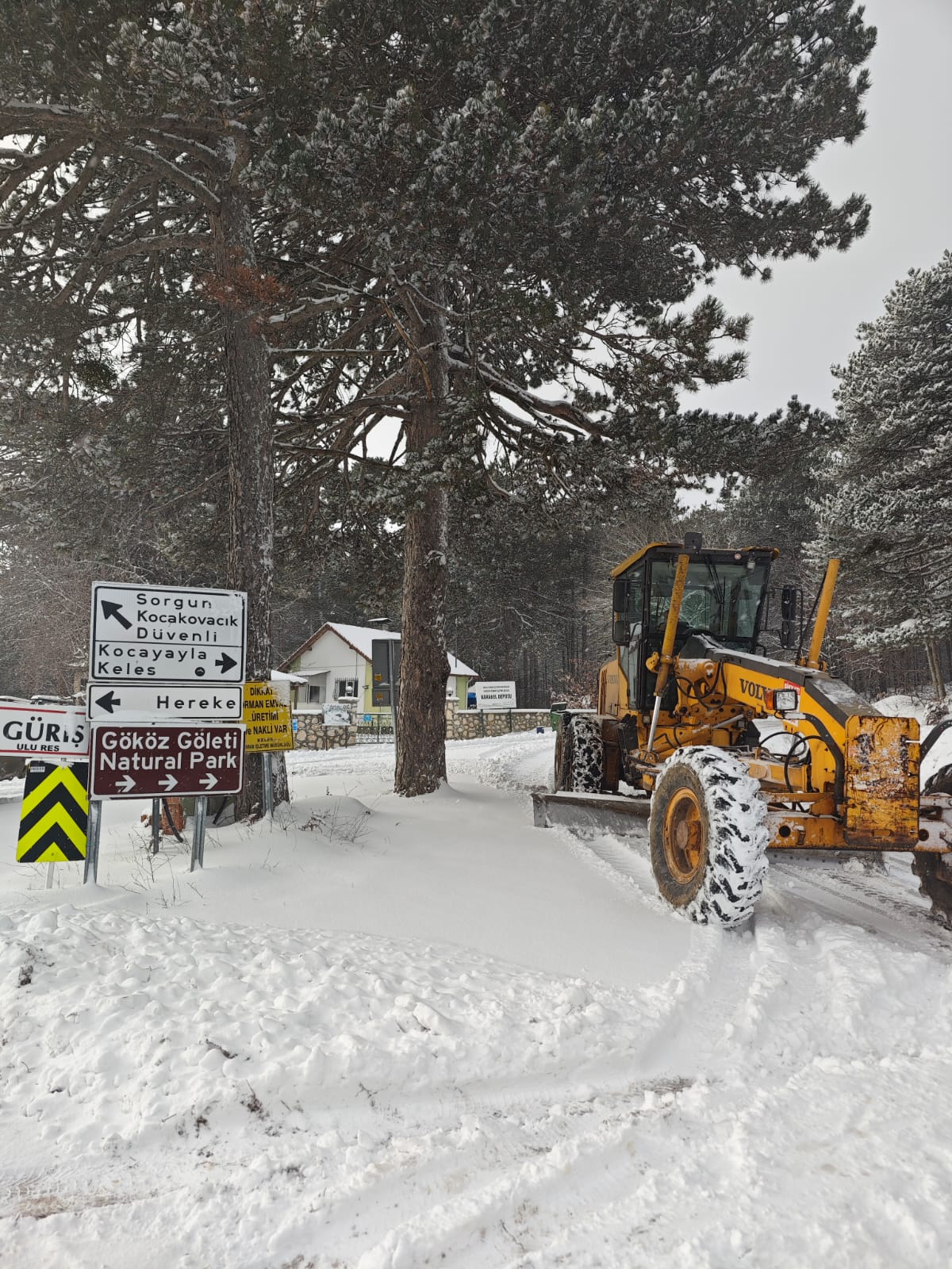 Bursa'da kar yağışı başladı: Büyükşehir ekipleri sahada