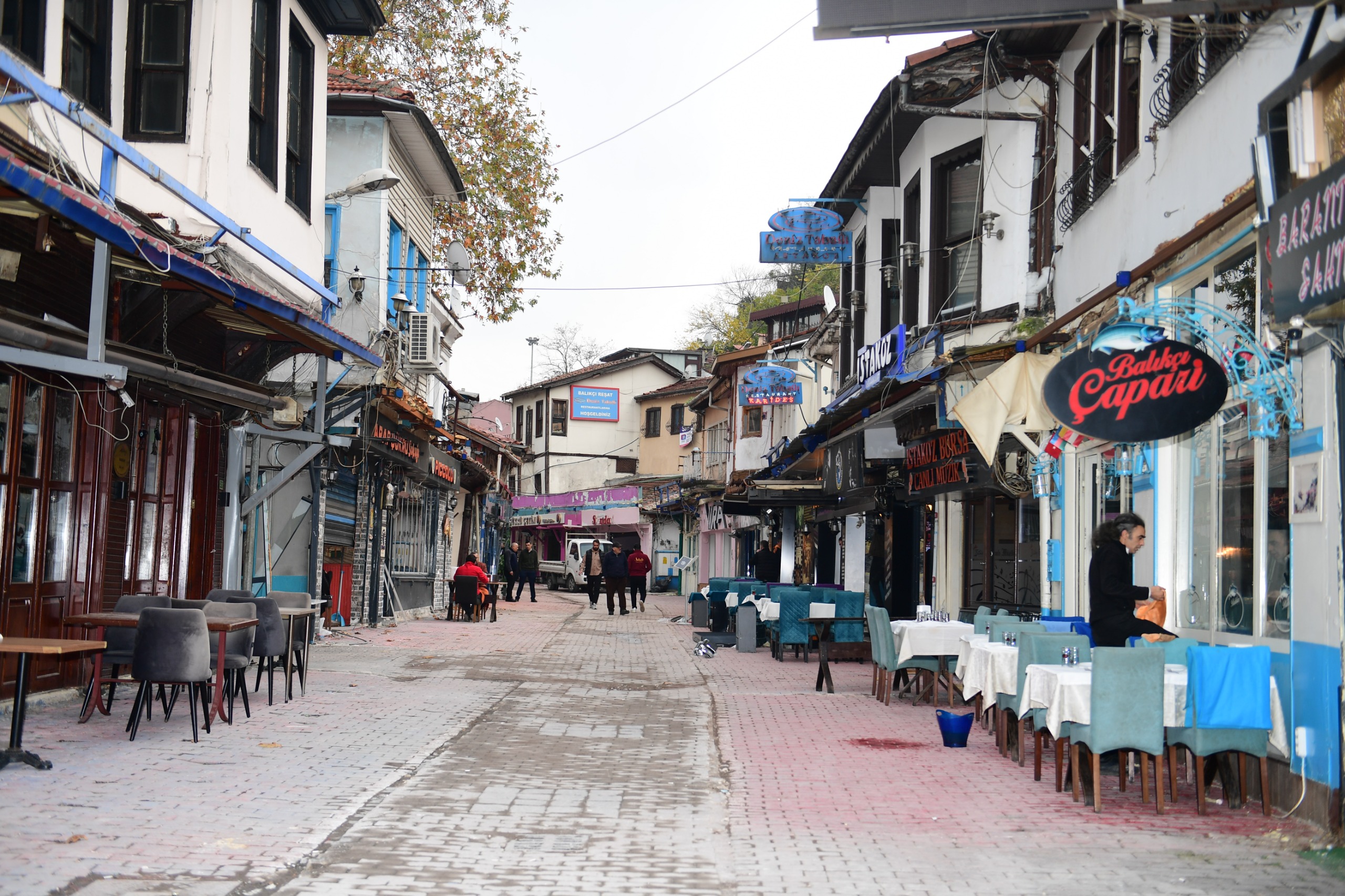 Osmangazi Belediyesi, Arap Şükrü Sokağı’nı Tarihi Kimliğine Kavuşturuyor