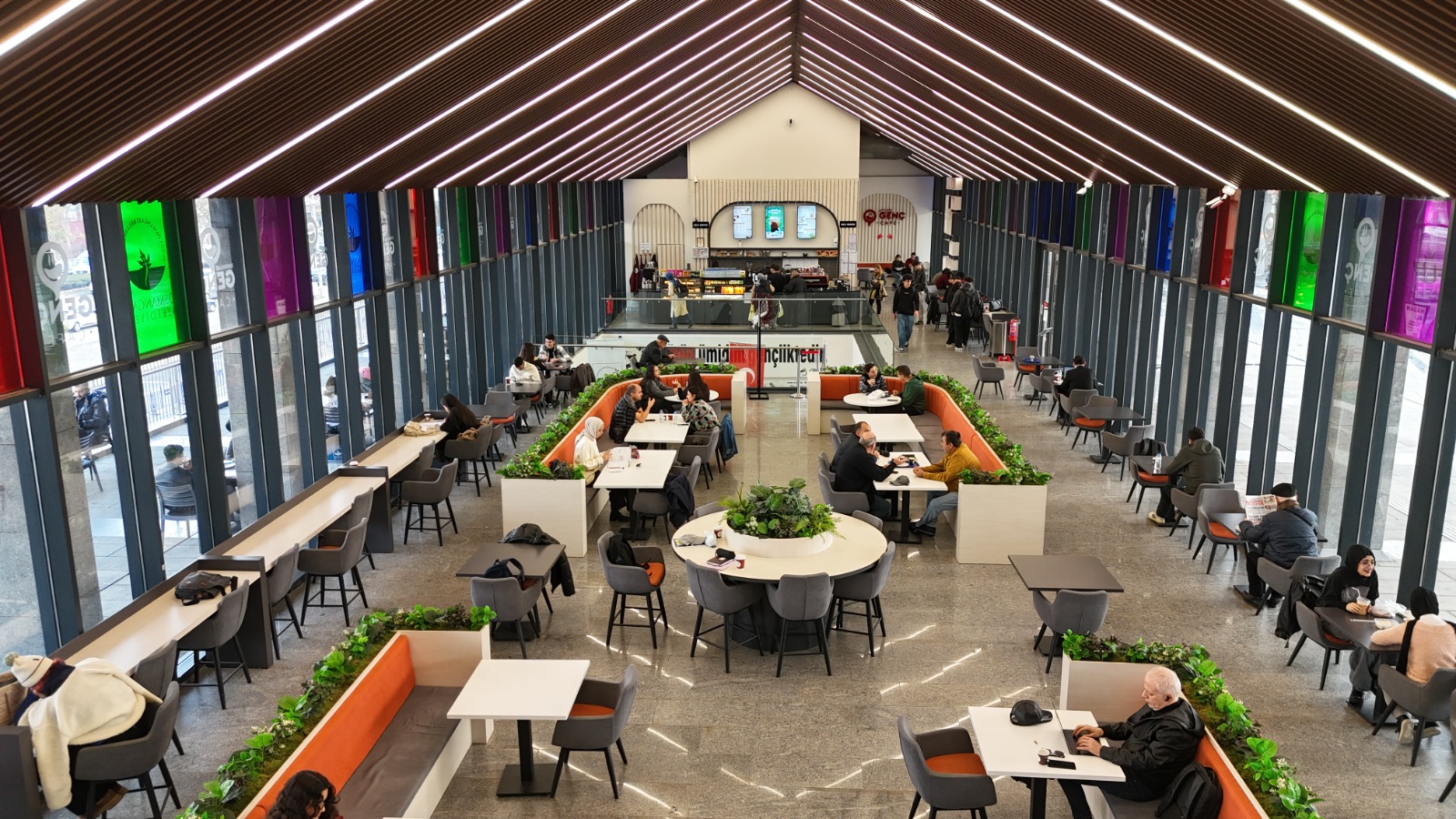 Gençler Genç Kafe’nin Müdavimi Oldu