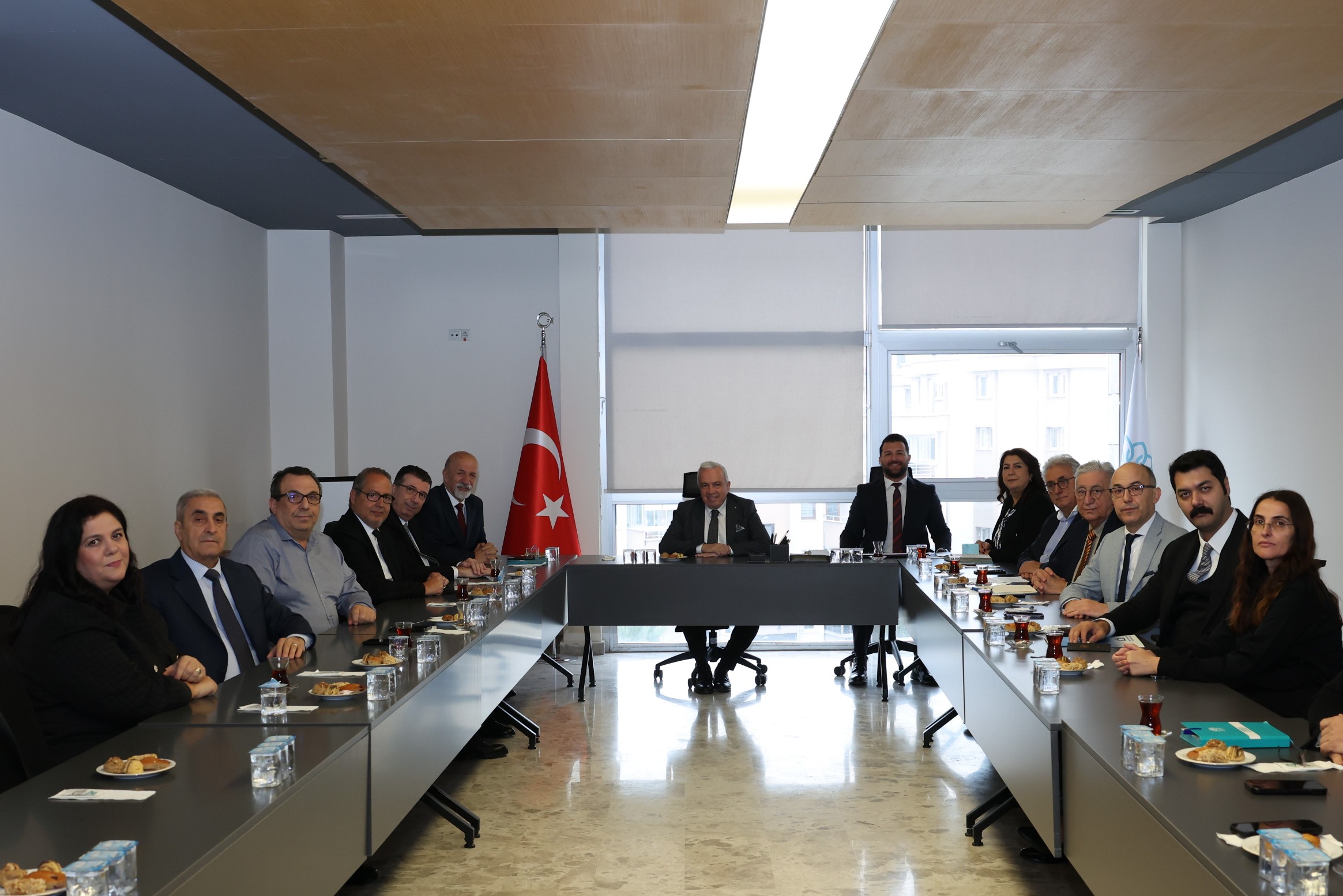 Başkan Şadi Özdemir sanayi bölgeleri temsilcileriyle bir araya geldi