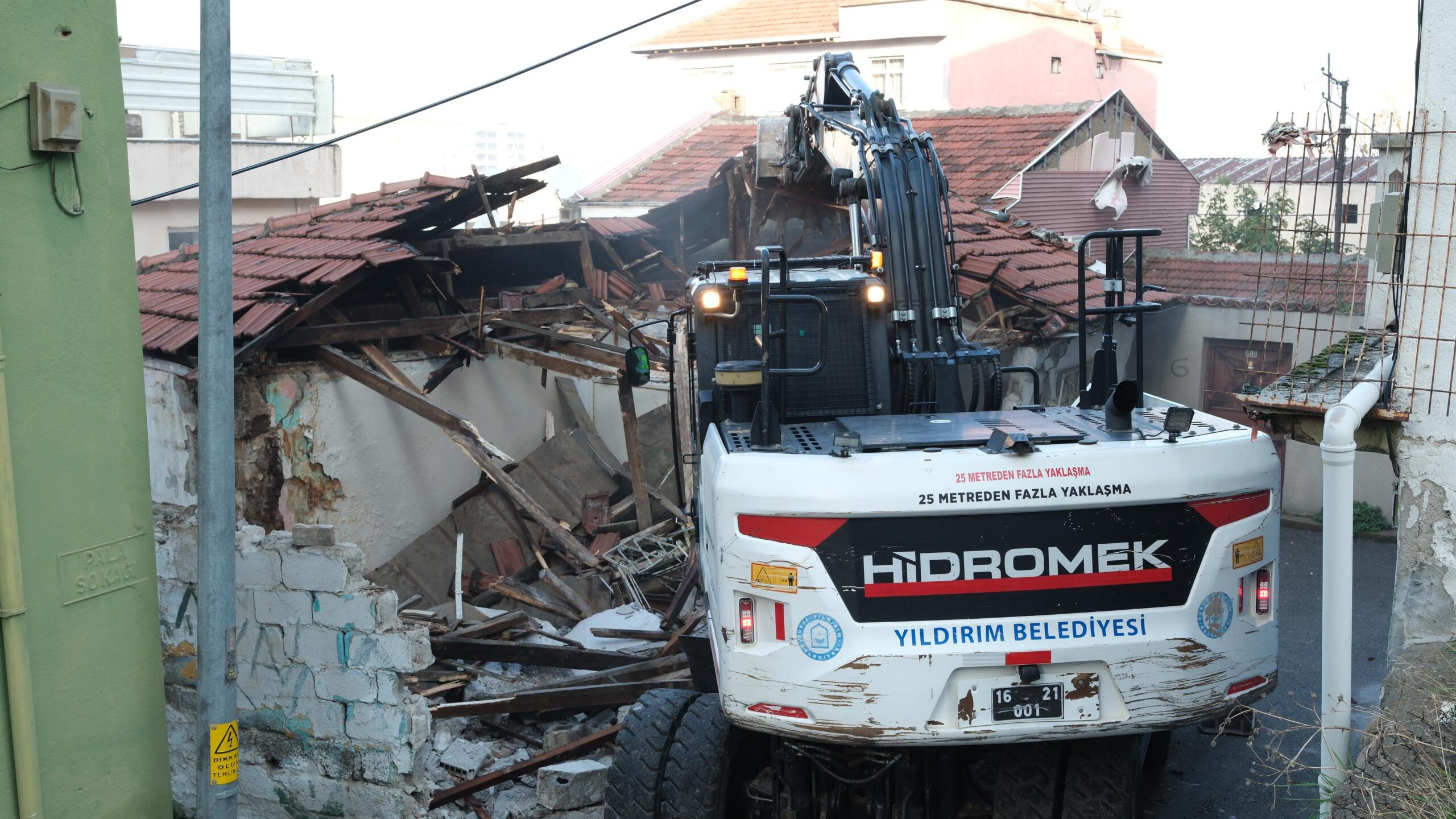 YILDIRIM’DA METRUK YAPILARA YER YOK