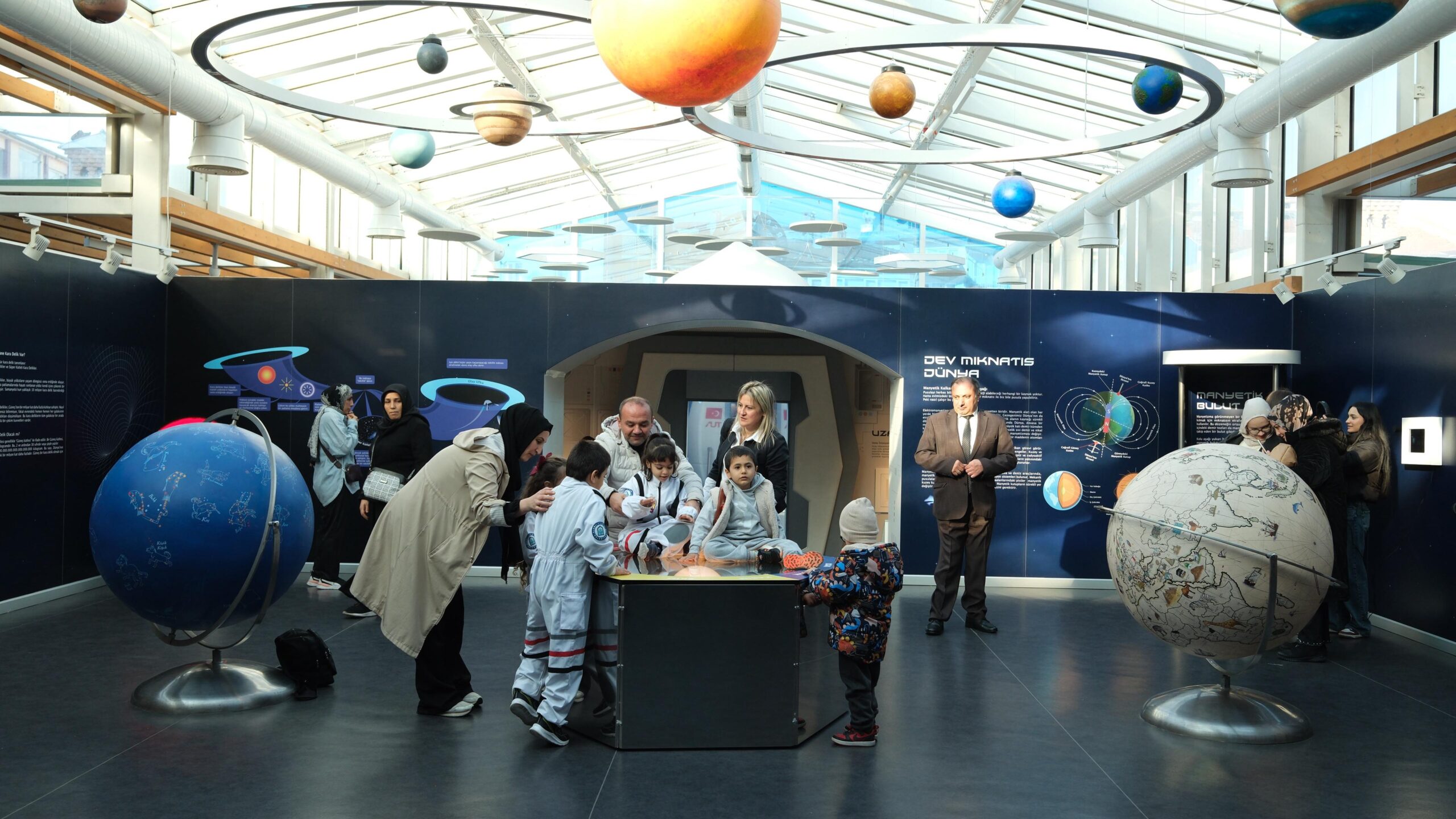 YILDIRIM ‘ENGELLERİ’ SEVGİ İLE AŞIYOR