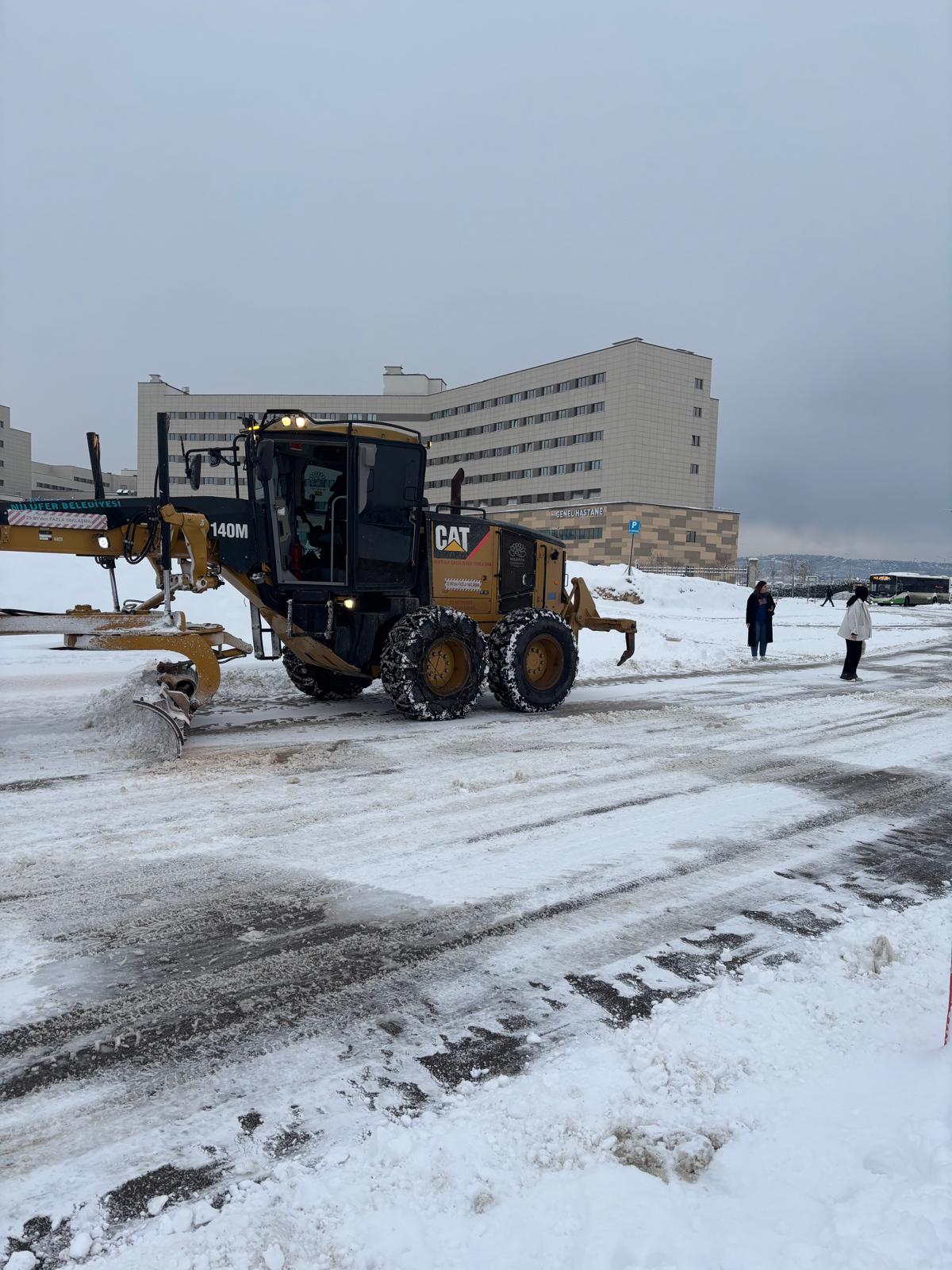Nilüfer’de kar yağışına karşı kesintisiz mesai