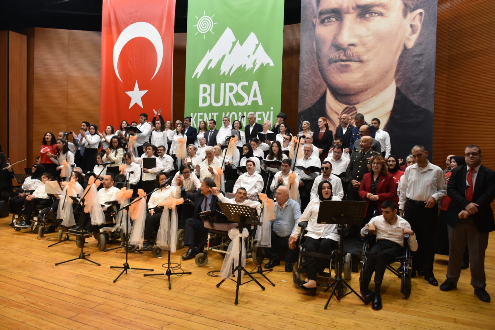Büyükşehir'le engeller aşılıyor