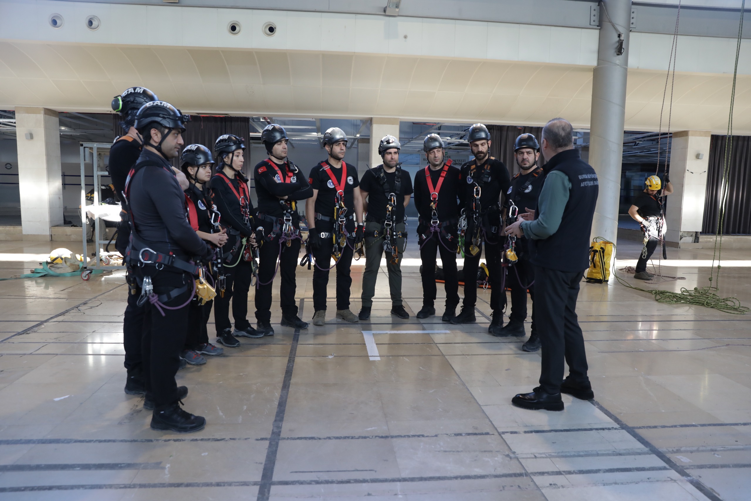 Büyükşehir afetlere ekibini hazırlıyor