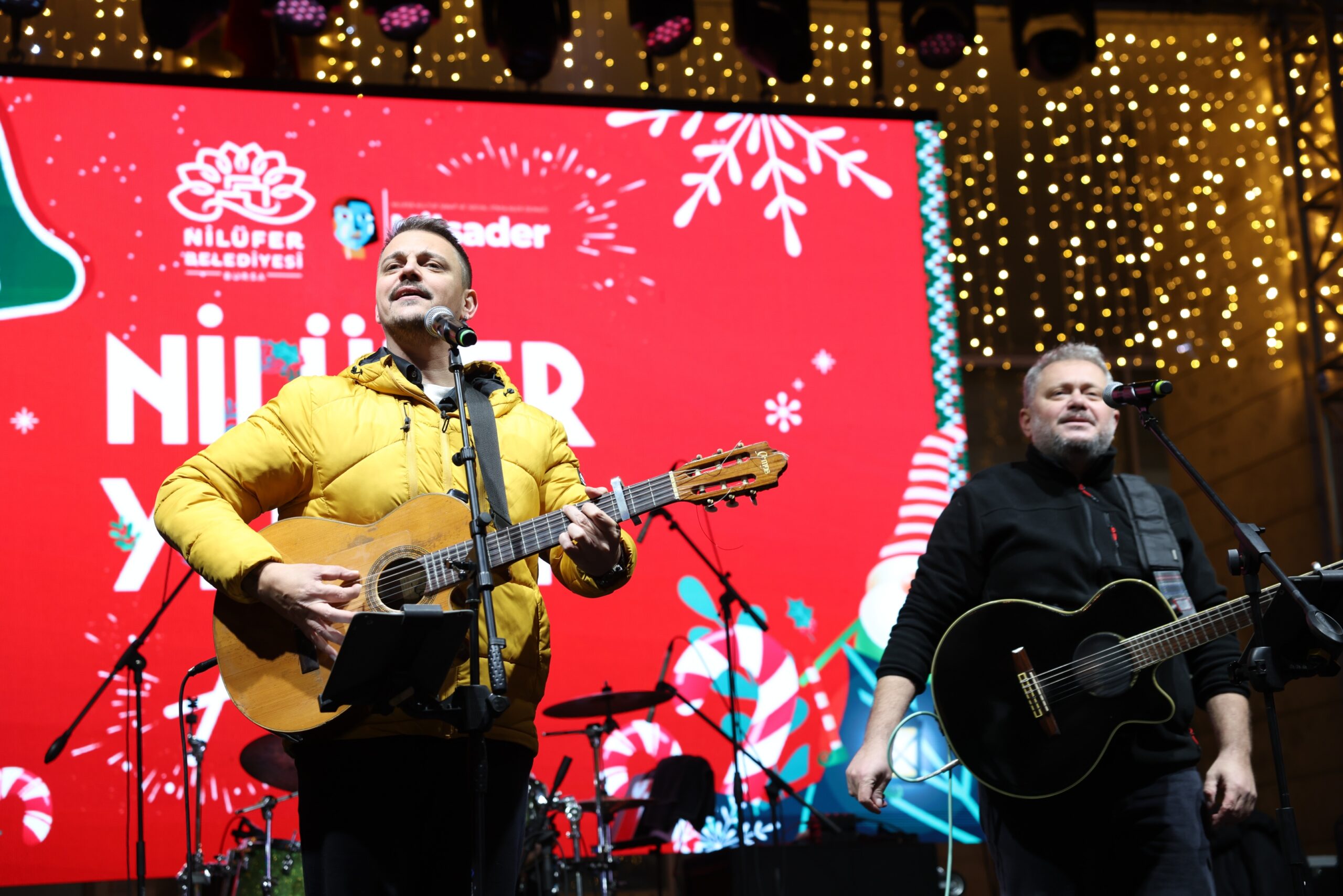 Nilüferliler 2026’yı Cumhuriyet Meydanı’nda karşıladı