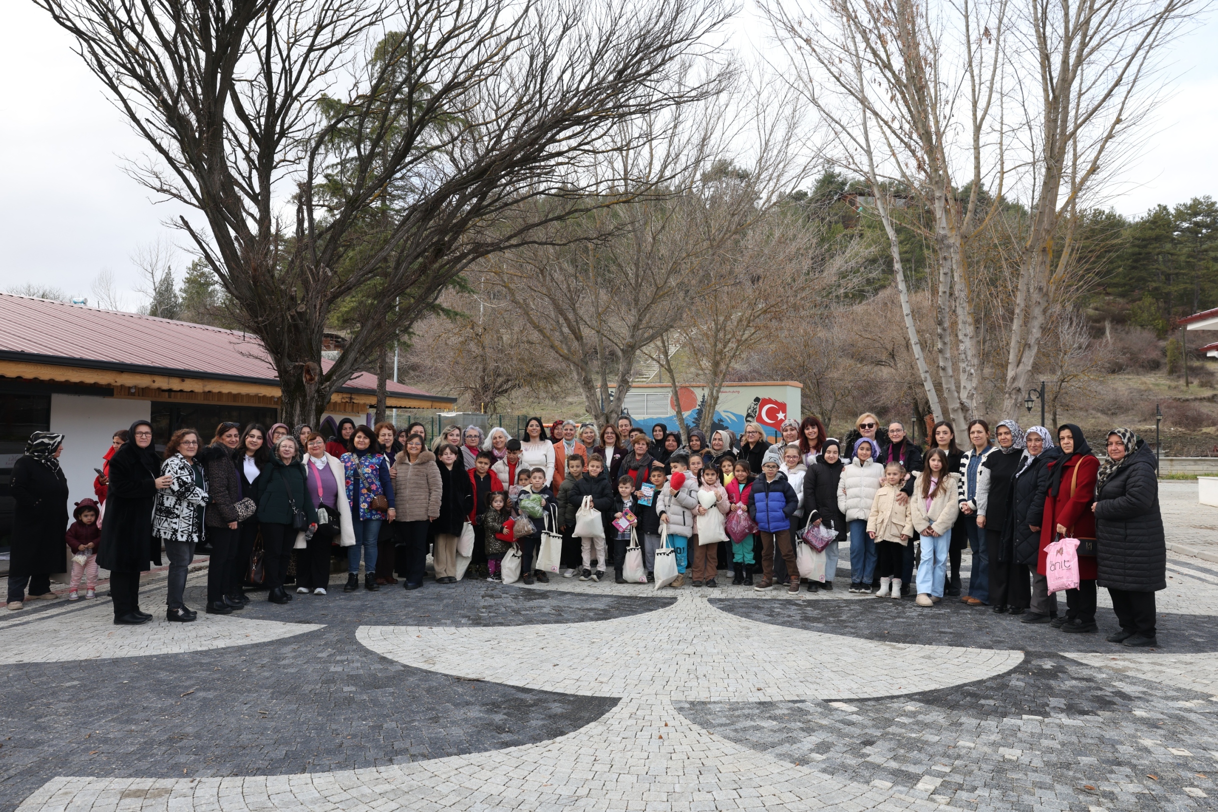 Nilüferli kadınların hediyeleri Harmancık’a ulaştı