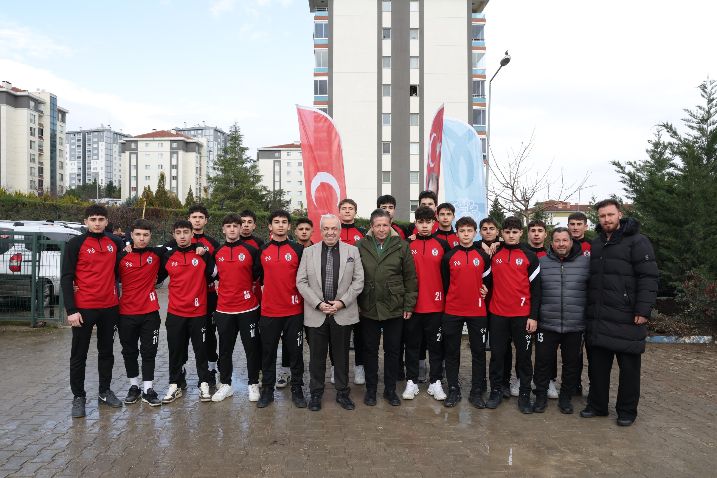 Başkan Şadi Özdemir’e Kızılcıklı’da çocuklardan kaykay park talebi geldi