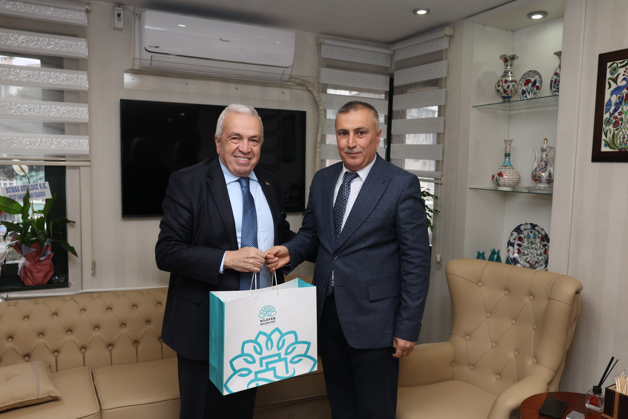 Başkan Şadi Özdemir’den İl Milli Eğitim Müdürü Gürhan Çokgezer’e ziyaret