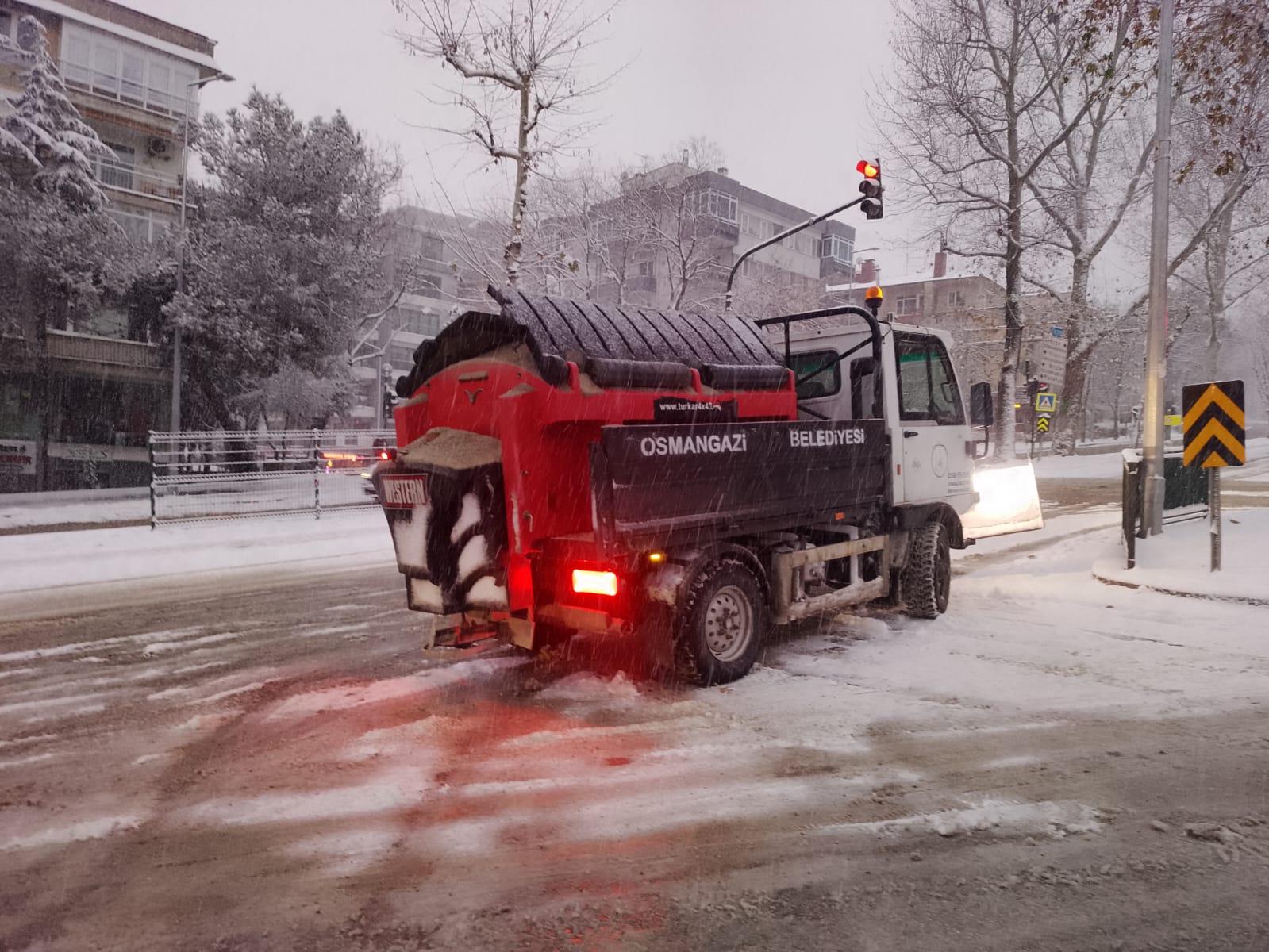 Osmangazi Belediyesi’nden Karla Mücadelede 7/24 Kesintisiz Mesai