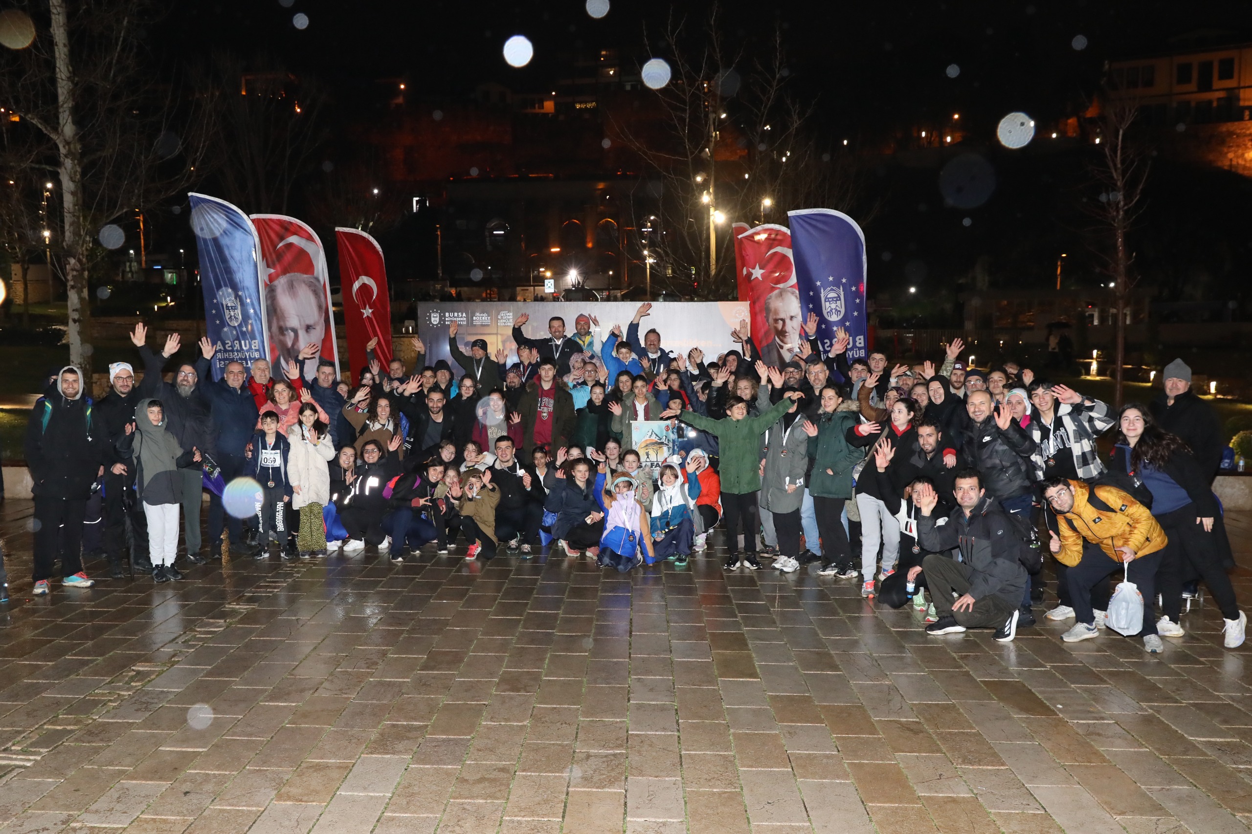 Tarihi Çarşı'nın gece atmosferinde oryantiring heyecanı