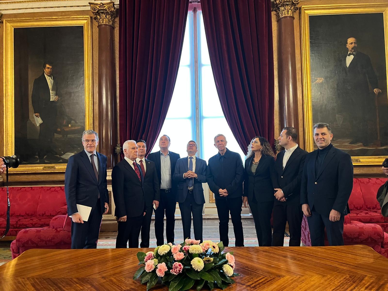 Başkan Bozbey Avrupa'da tarihi kent modelini inceledi