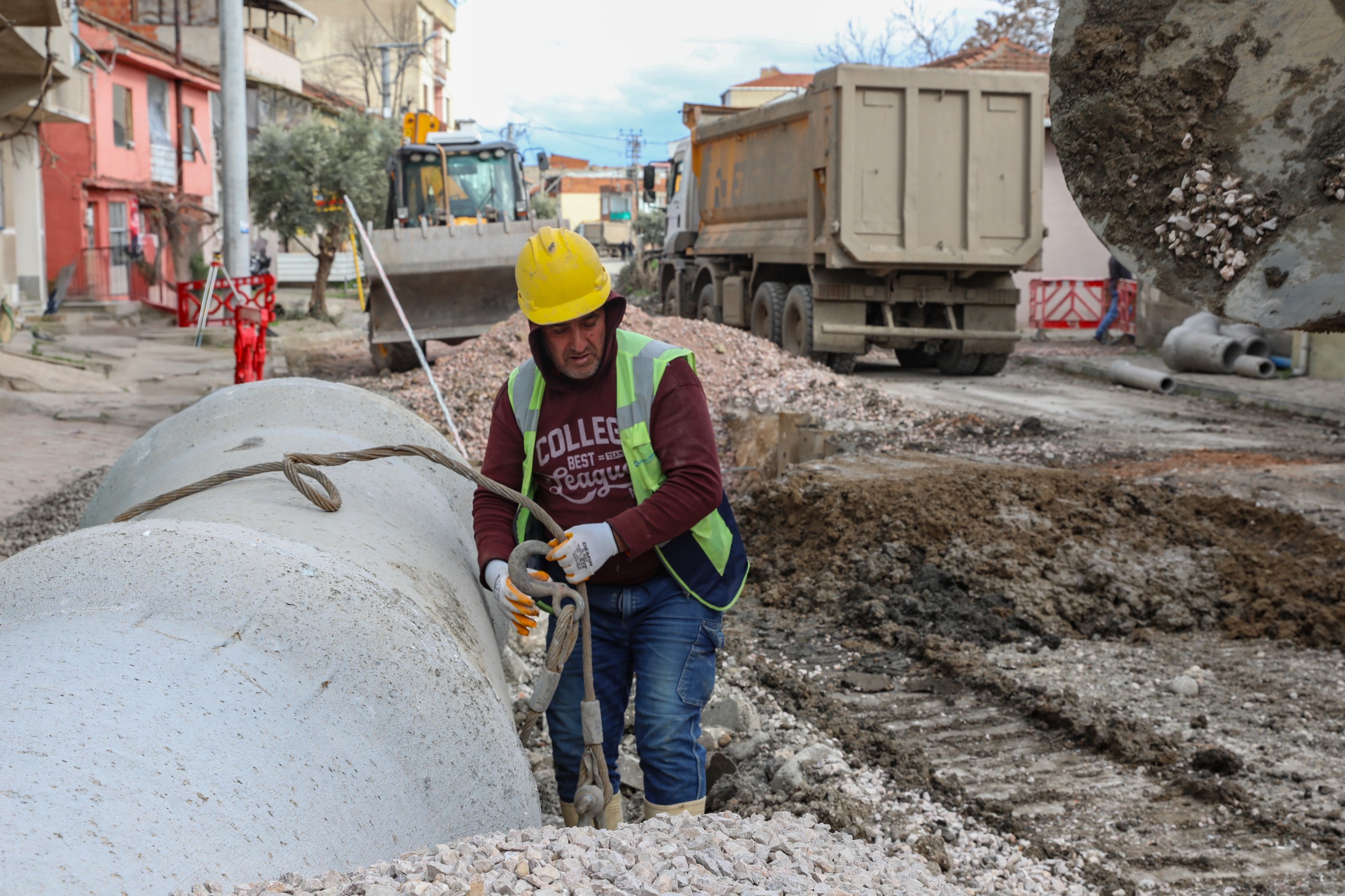 Mustafakemalpaşa’nın altyapısı Büyükşehir’le yenileniyor