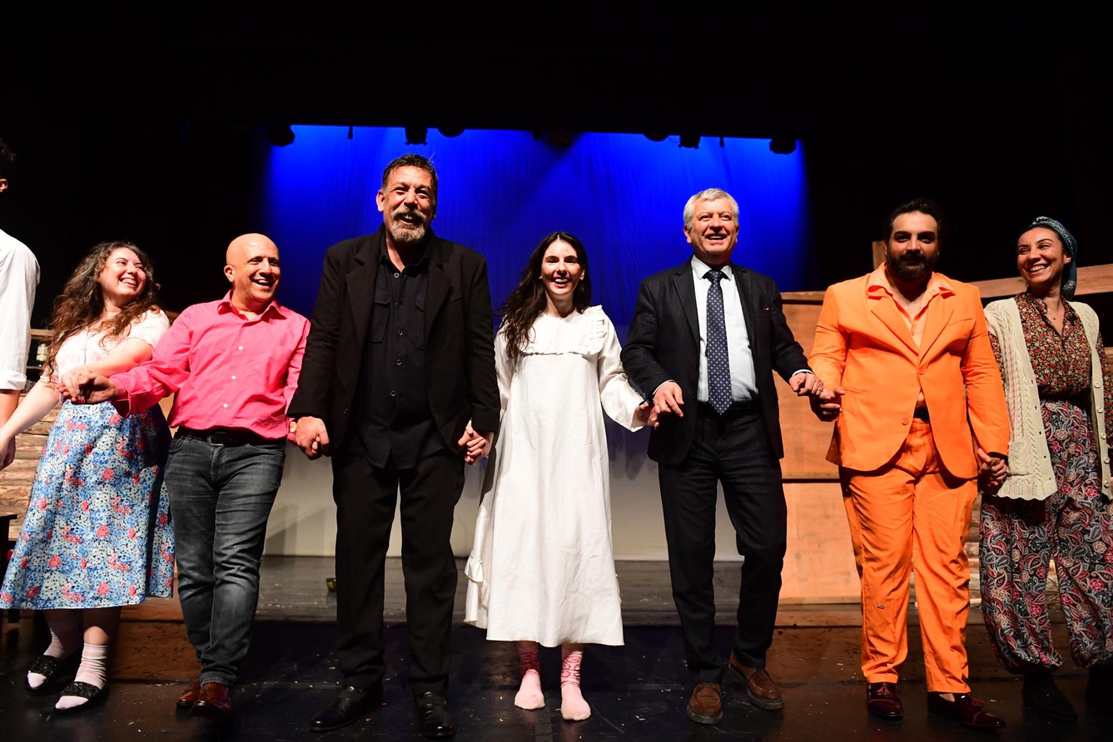 ‘Deli Ayten’ Müzikali Yüreklere İşledi