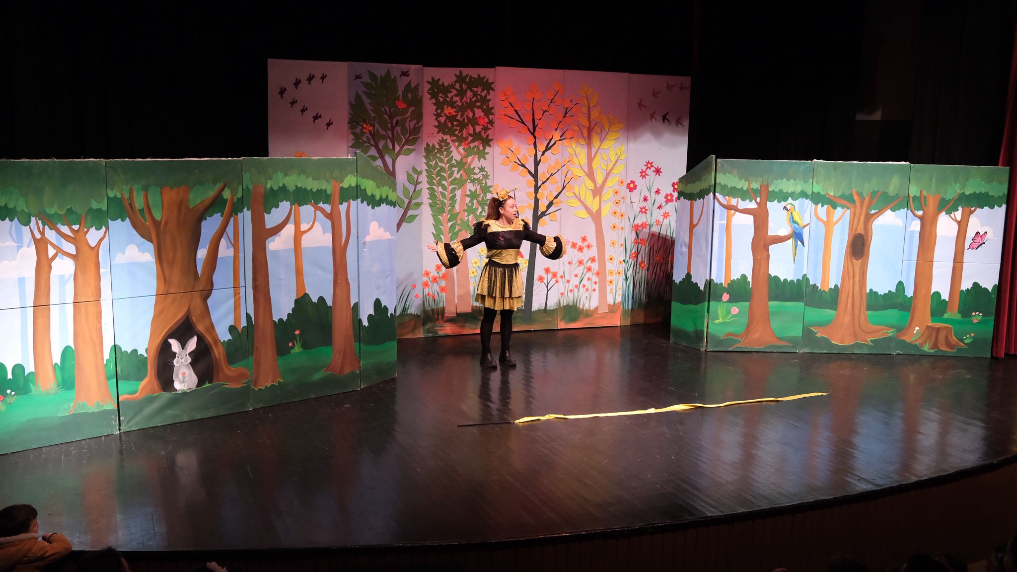 YILDIRIMLI ÇOCUKLARA ÜCRETSİZ TİYATRO