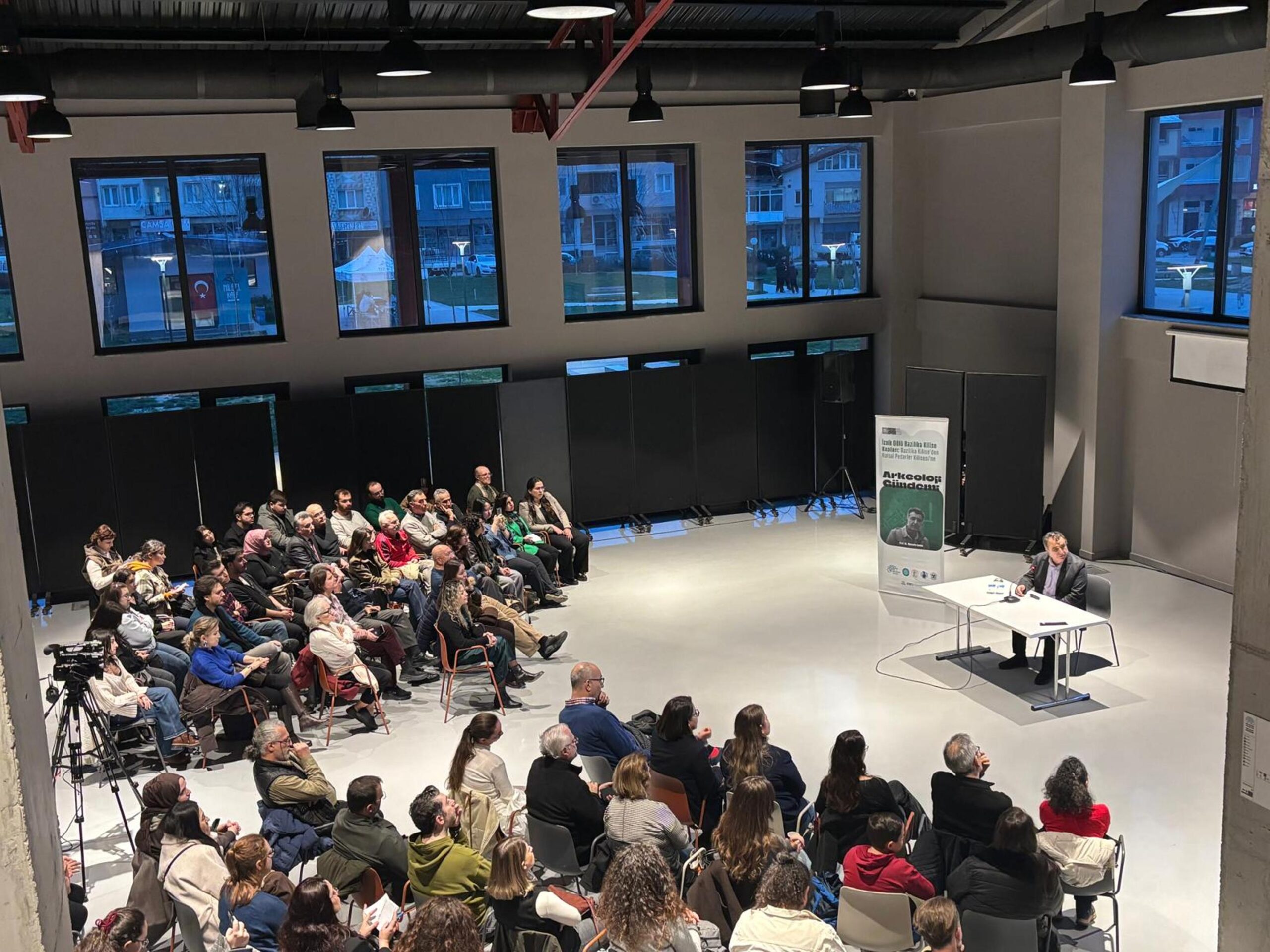 İznik Gölü’nün sular altındaki tarihi Pancar Deposu’nda konuşuldu