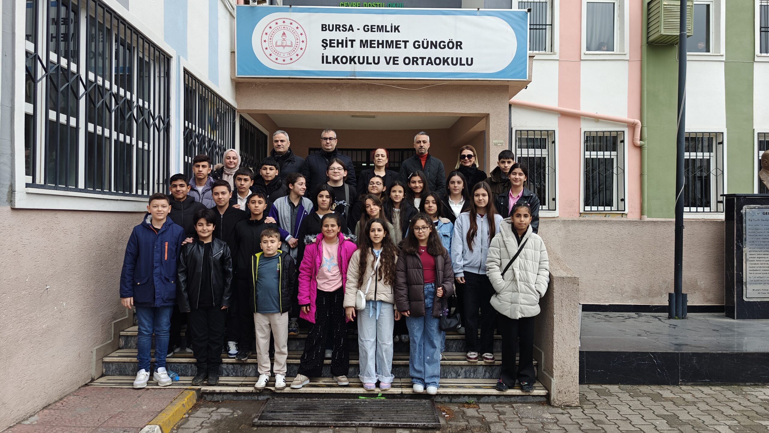 GEMLİK’TE SU TASARRUFUNA DİKKAT ÇEKEN “SUYUN DOĞADAN ÇEŞMEYE YOLCULUĞU” ETKİNLİĞİ