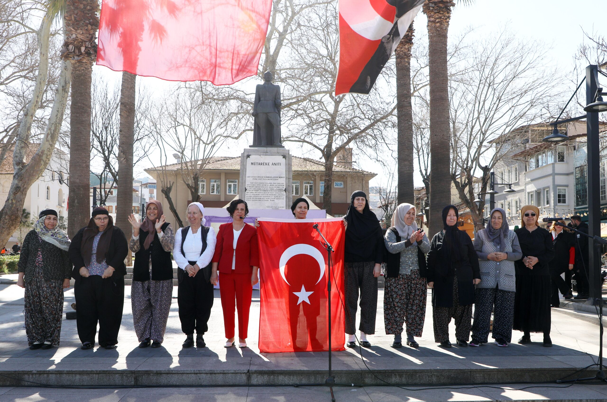 MUDANYA’DA 8 MART DAYANIŞMASI