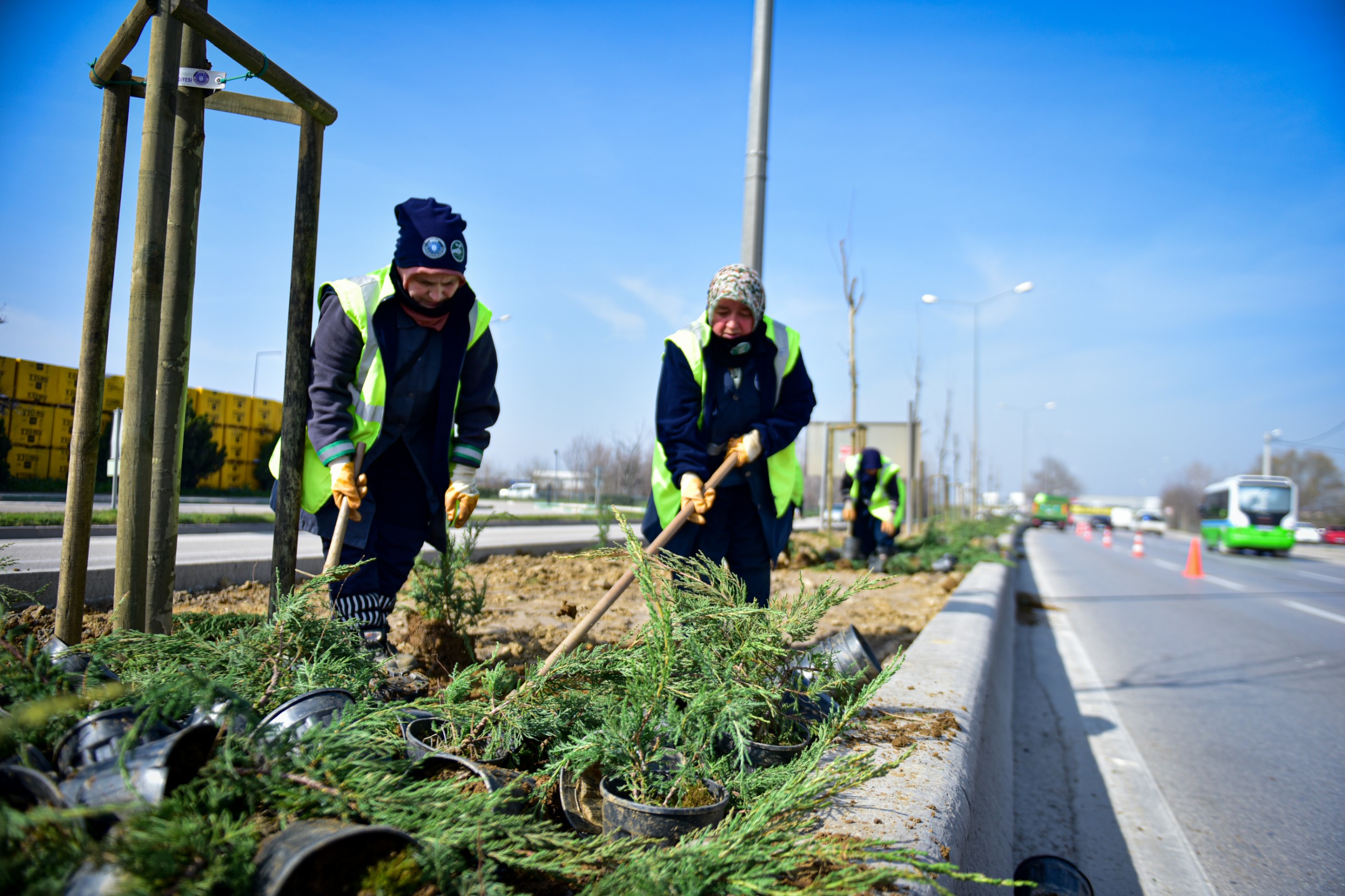 Bursa'da cadde ve bulvarlara estetik dokunuş