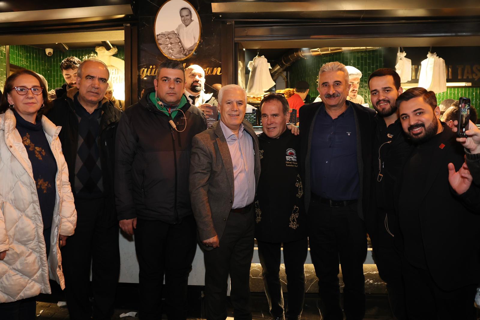 Tahanlı pide ve çaylar Başkan Bozbey'den