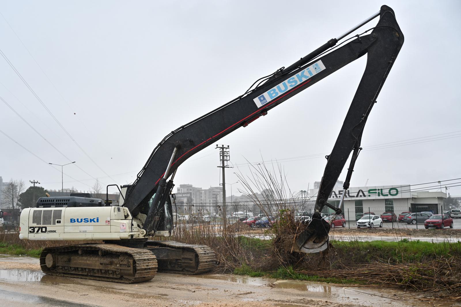 Bursa Büyükşehir, olumsuz hava koşullarına karşı seferber oldu