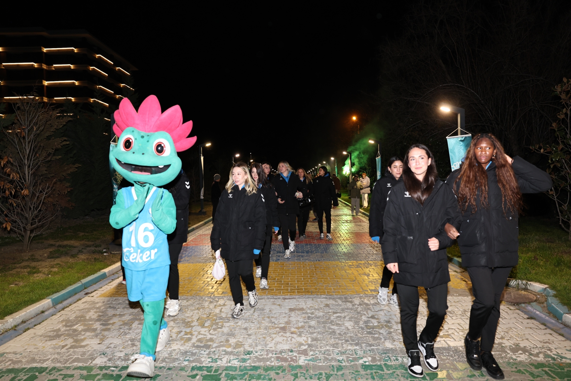 Nilüfer’in Sultanları 8 Mart’ta taraftarıyla buluştu