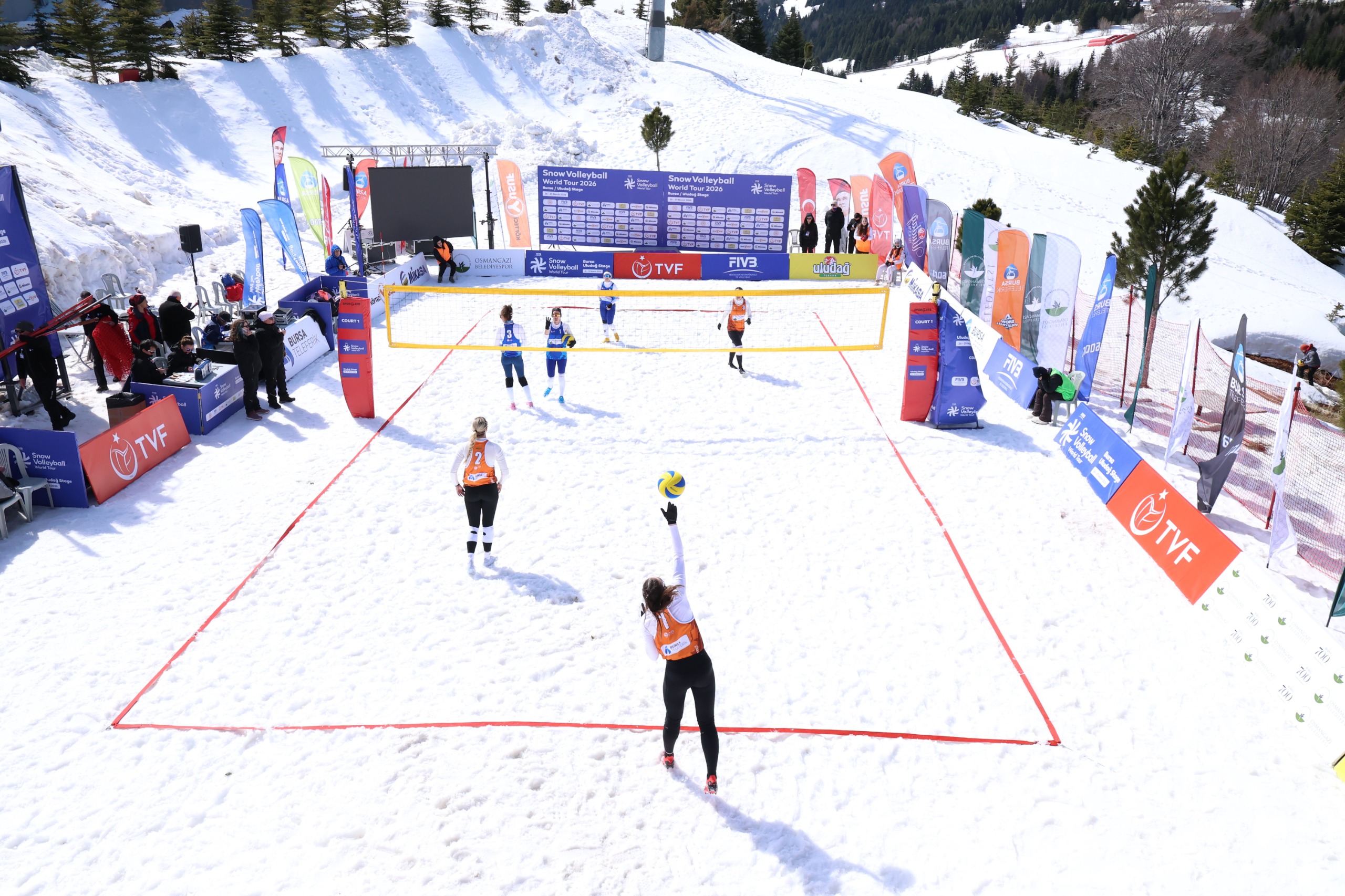 Osmangazi Belediyesi Kar Voleybolu Dünya Turu'na Ev Sahipliği Yapıyor