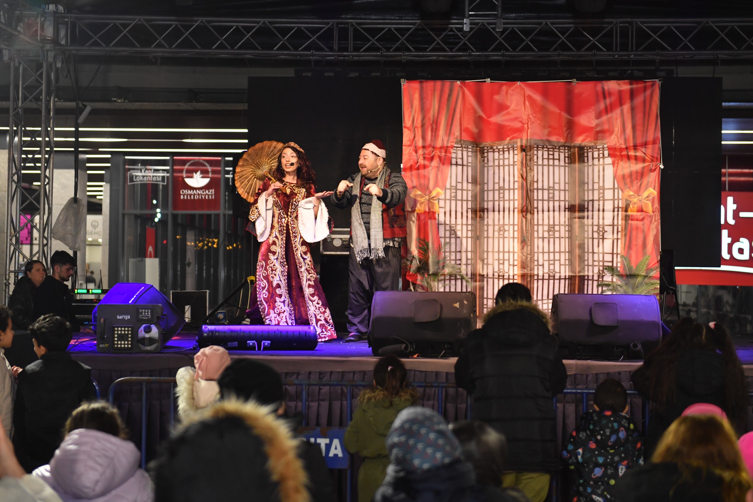 Osmangazi’de Ramazan Hem Sofralarda Hem Meydanlarda Yaşanıyor