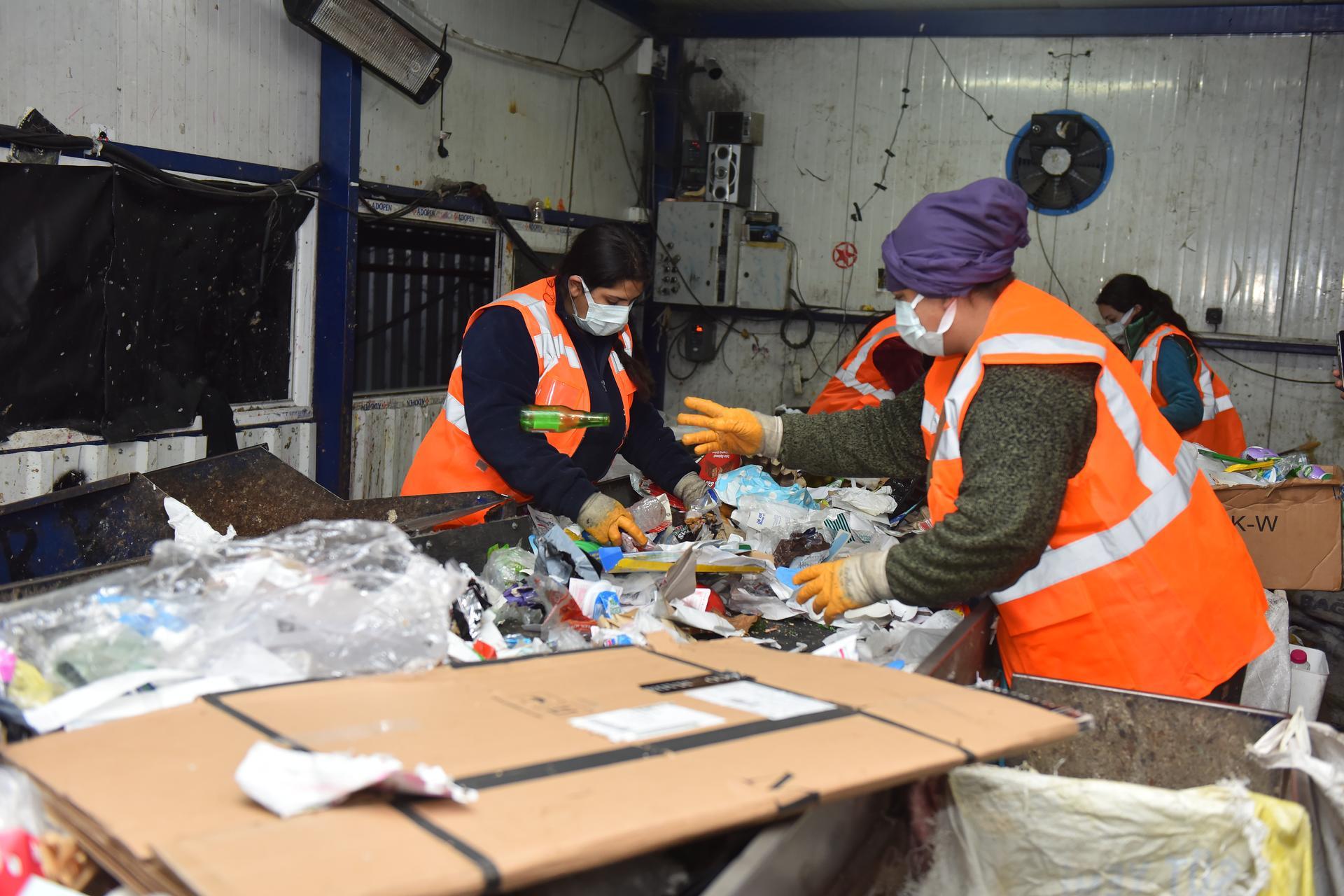 YILDIRIM’DA GERİ DÖNÜŞÜMLE HER AY 5 BİN AĞAÇ KURTARILIYOR