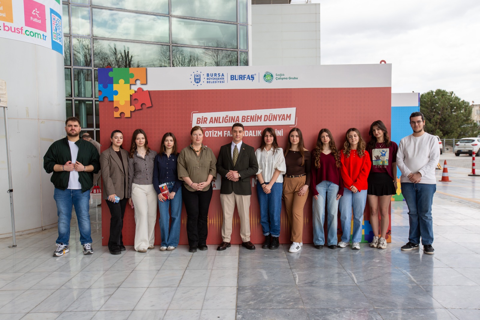 Otizmin zorluklarını yaşayarak öğrendiler