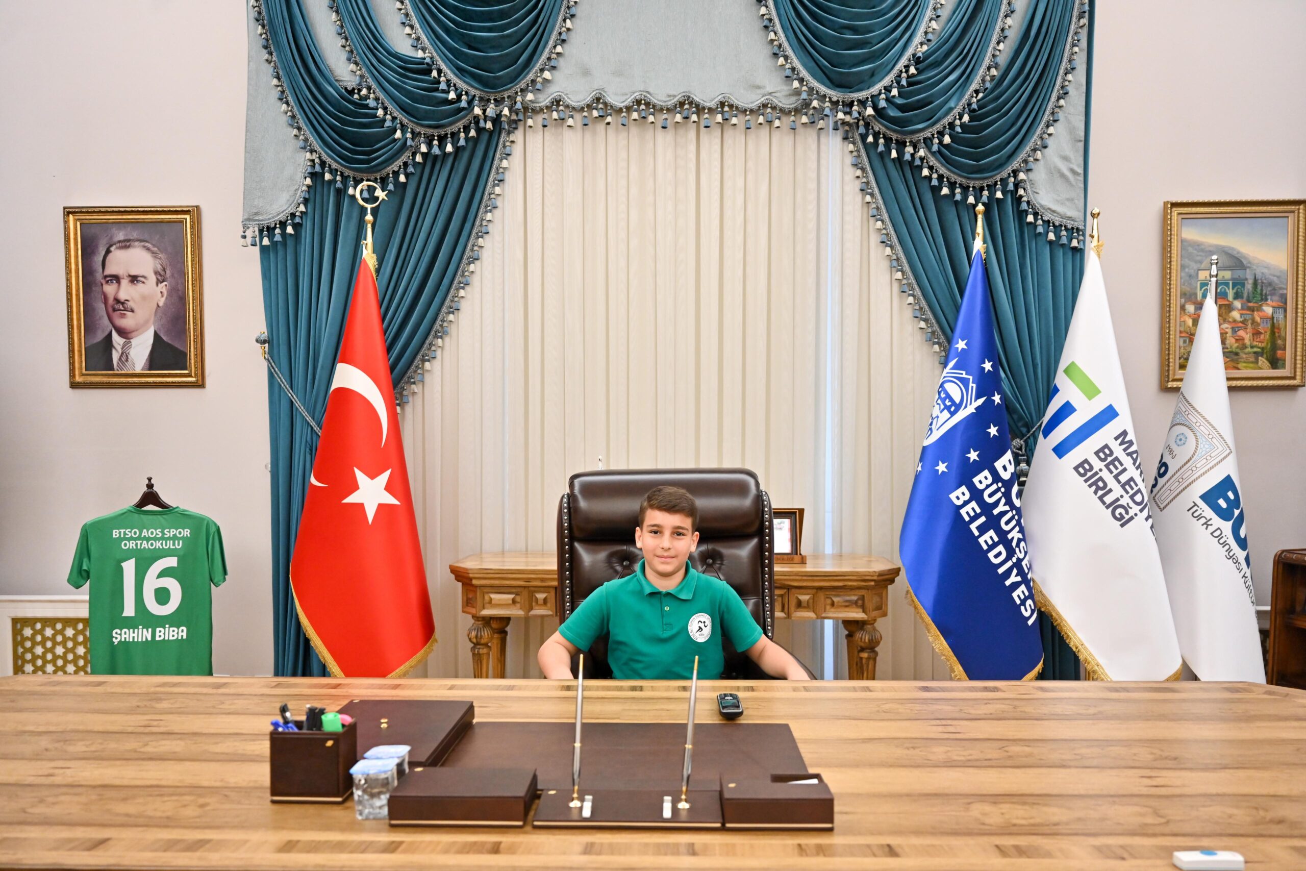 23 Nisan’da başkanlık koltuğu çocukların oldu