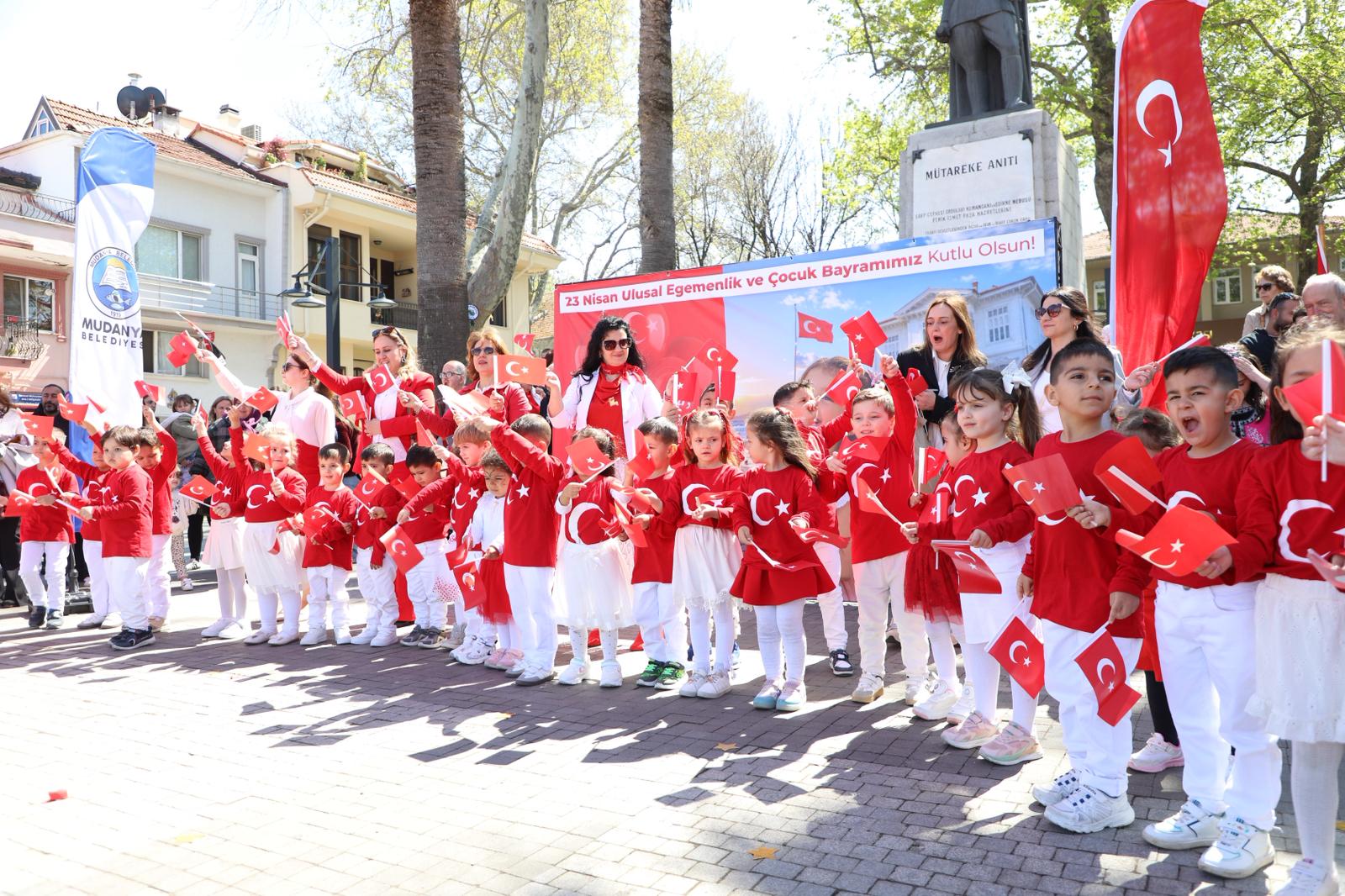 MUDANYA’DA 23 NİSAN COŞKUSU SINIRLARI AŞTI